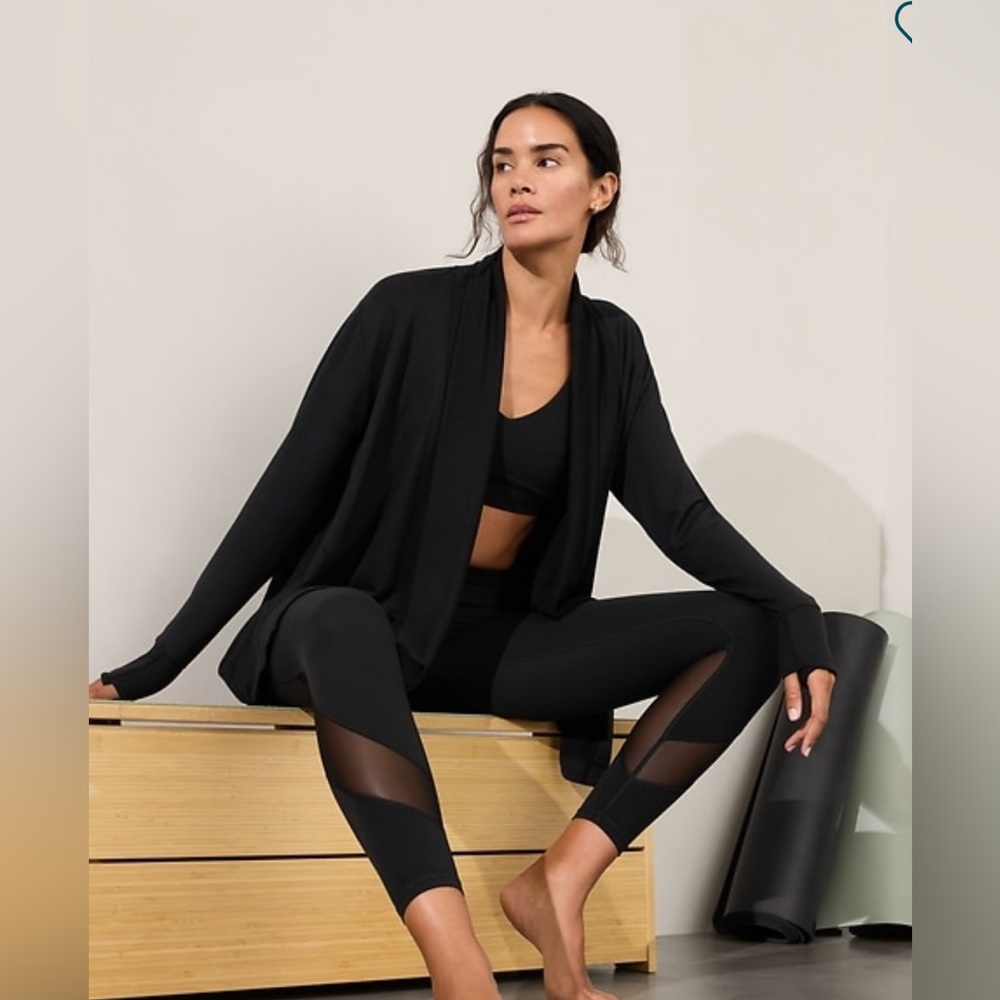 NWT Athleta pranayama restore wrap 1X New